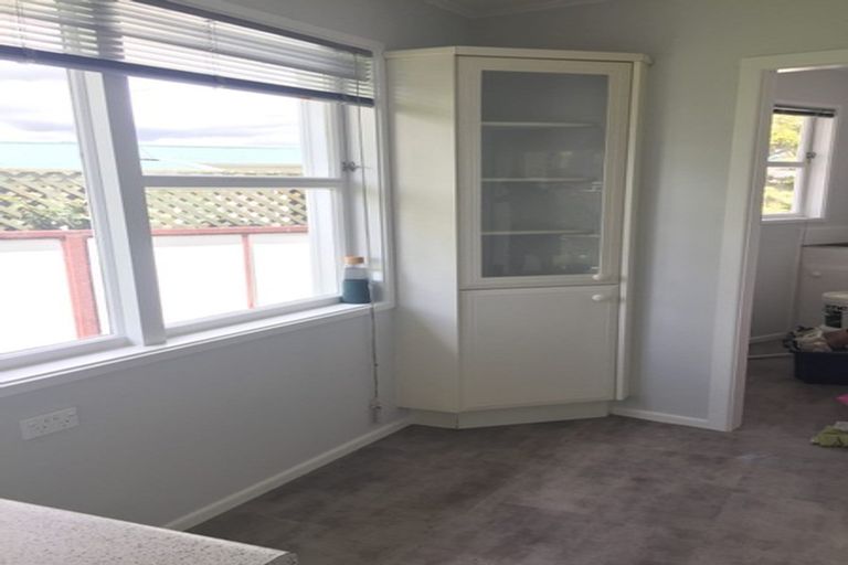 Photo of property in 6 Moehau Grove, Trentham, Upper Hutt, 5018