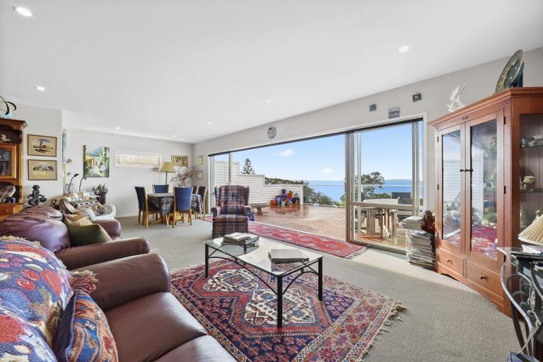 Photo of property in 1 Melandra Road, Stanmore Bay, Whangaparaoa, 0932