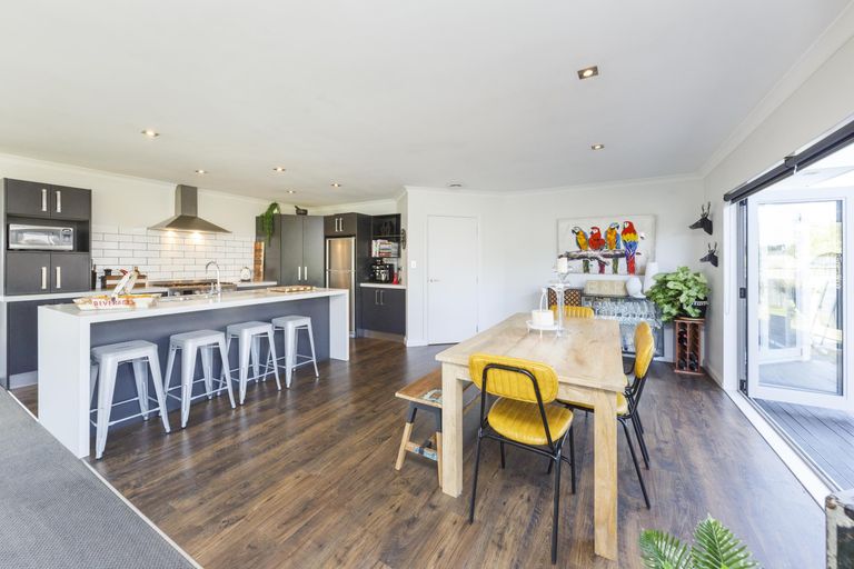 Photo of property in 31 Pegasus Place, Kelvin Grove, Palmerston North, 4414