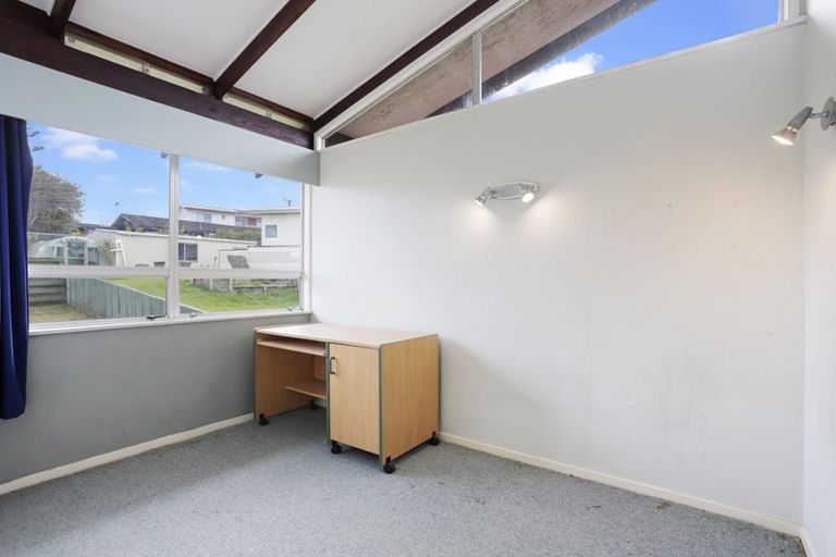 Photo of property in 3 Hartley Terrace, Massey, Auckland, 0614