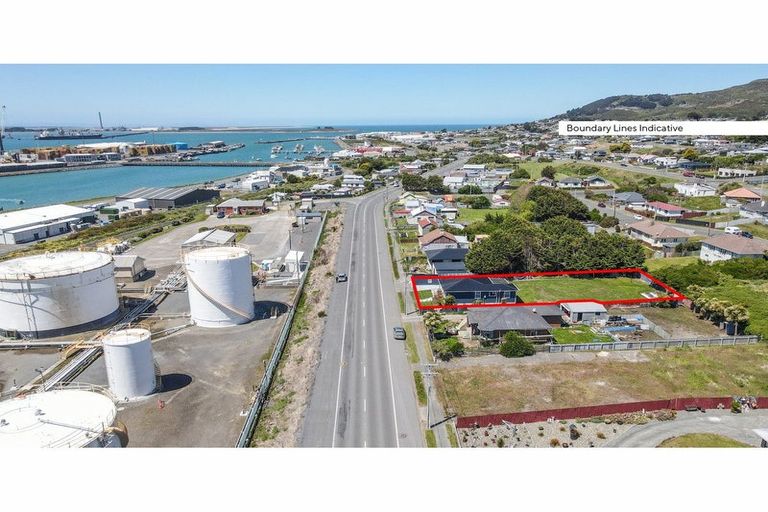 Photo of property in 28 Ocean Beach Road, Bluff, 9814