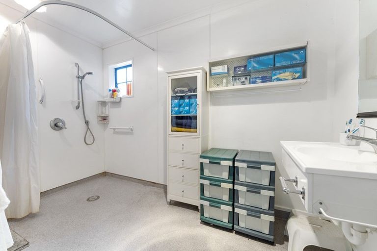 Photo of property in 14 Peter Hall Drive, Kelvin Grove, Palmerston North, 4414