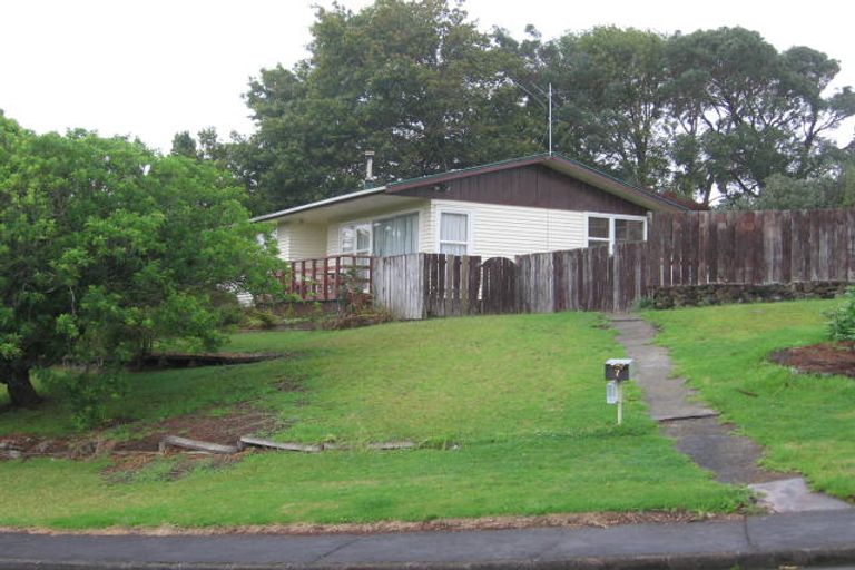Photo of property in 7 Lucinda Place, Glen Eden, Auckland, 0602