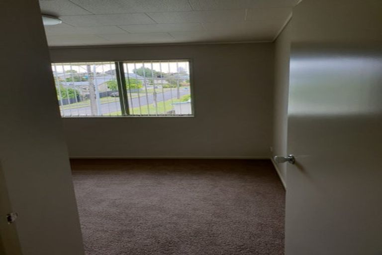 Photo of property in 17 Makiri Street, Helensville, 0800