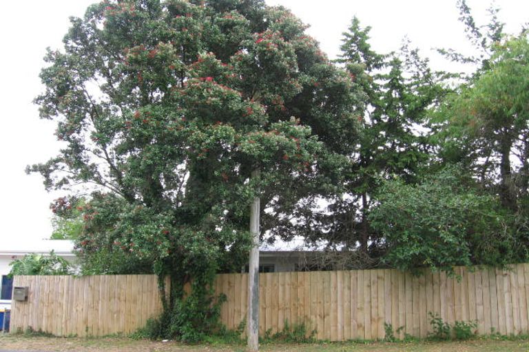 Photo of property in 46a Eskdale Road, Birkdale, Auckland, 0626