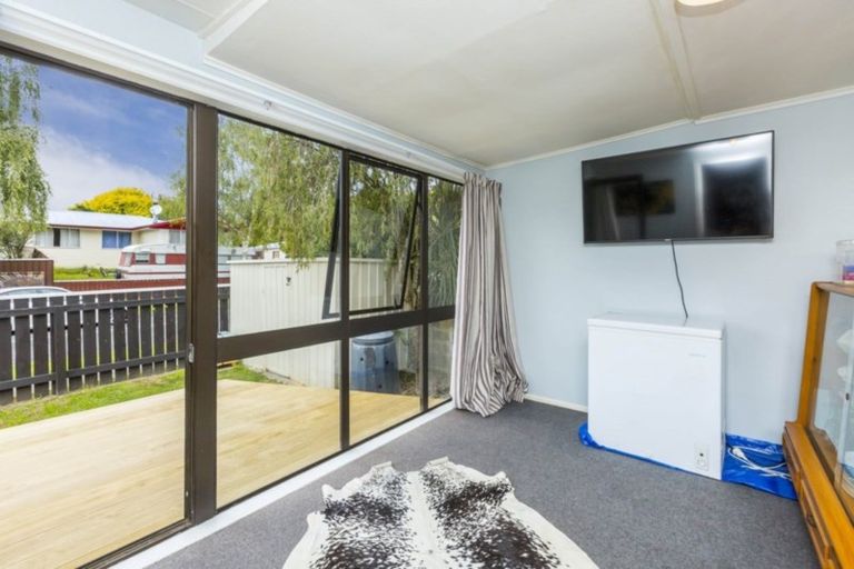 Photo of property in 6f2- Gemstone Drive, Birchville, Upper Hutt, 5018