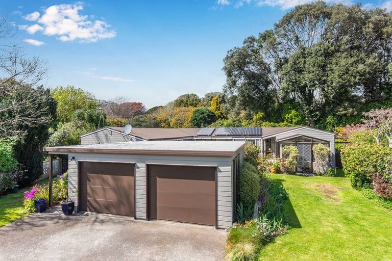 Photo of property in 2 Rata Street, Waikanae, 5036