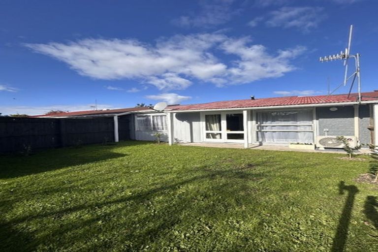 Photo of property in 6 Westmere Place, Takaro, Palmerston North, 4412