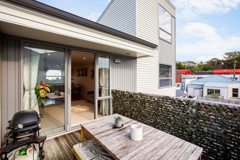 Photo of property in 18/31 Princess Terrace, Newtown, Wellington, 6021