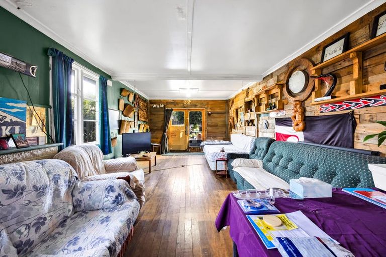 Photo of property in 244 Egmont Street, Patea, 4520