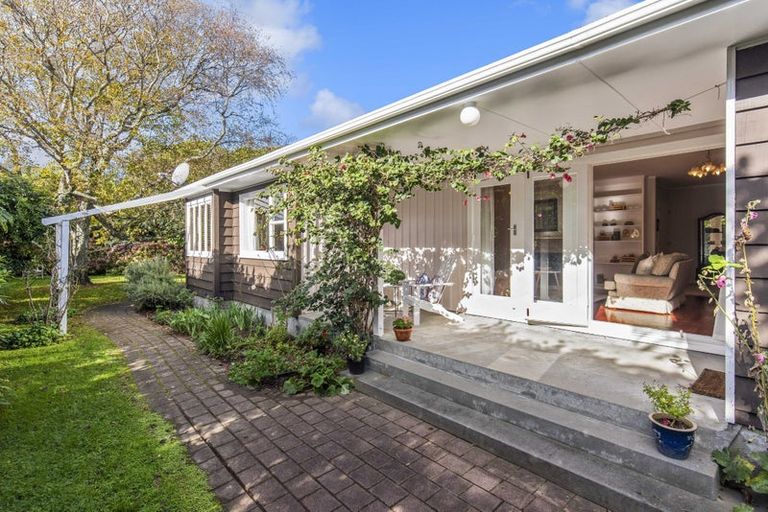 Photo of property in 46 Kohekohe Road, Waikanae, 5036