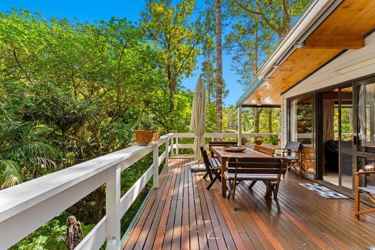 Photo of property in 89 Brick Bay Drive, Sandspit, Warkworth, 0982