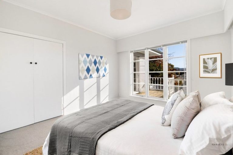 Photo of property in 32 Captain Scott Road, Glen Eden, Auckland, 0602