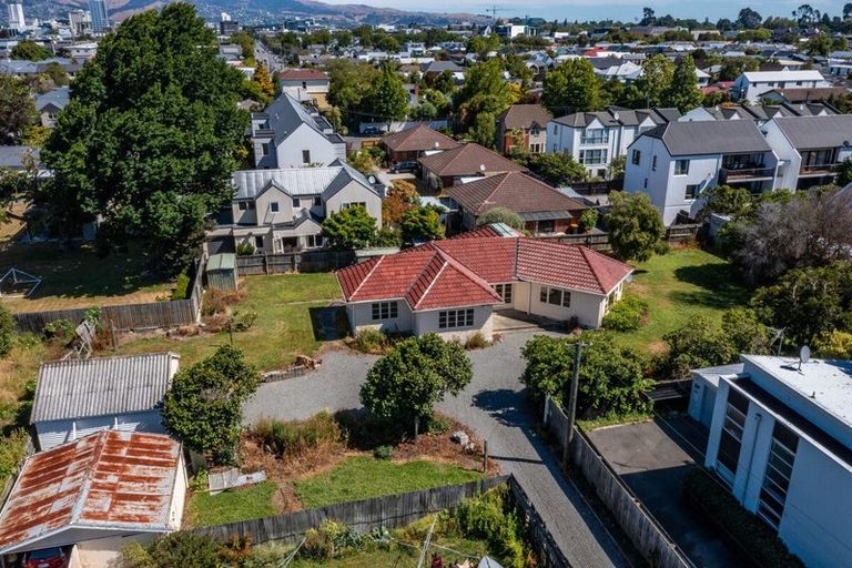 Photo of property in 2/130 Holly Road, St Albans, Christchurch, 8014