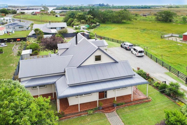 Photo of property in 6 Romilly Street, Westport, 7825