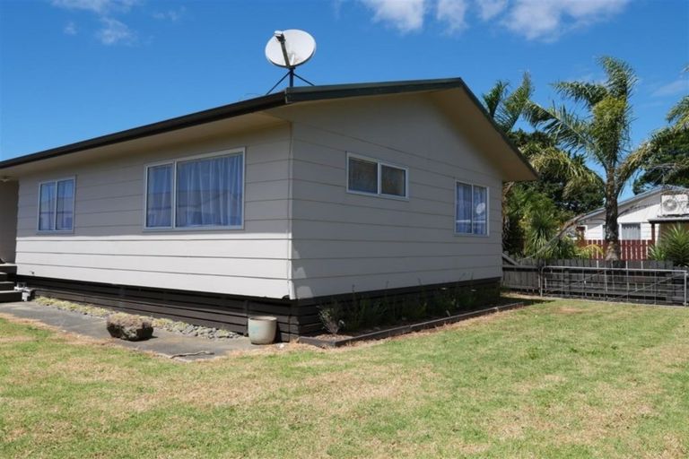 Photo of property in 2 Gordon Paul Place, Tuakau, 2121
