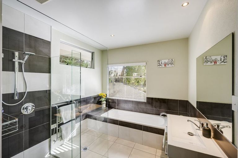 Photo of property in 14a George Street, Hospital Hill, Napier, 4110