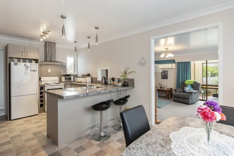 Photo of property in 137 Bartholomew Road, Levin, 5510