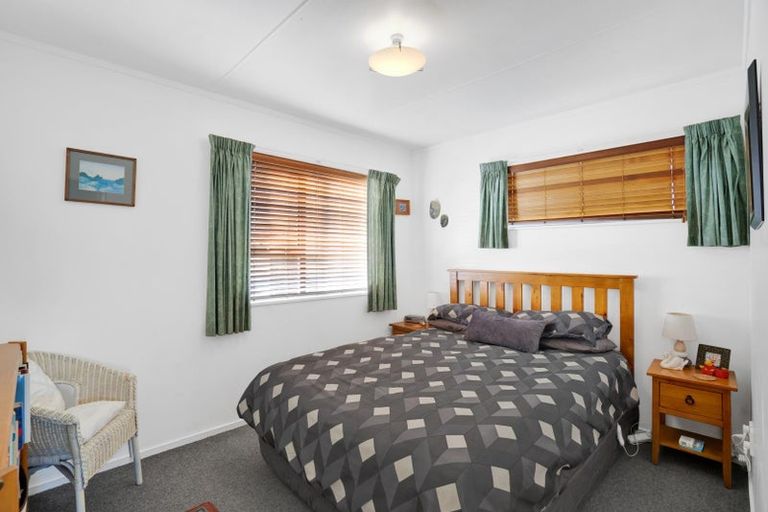 Photo of property in 8b Squire Place, Blagdon, New Plymouth, 4310