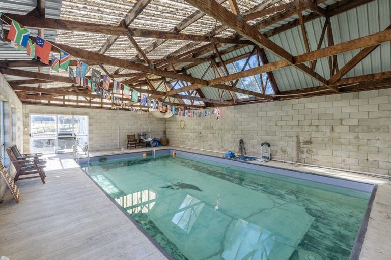 Photo of property in 208 Adelaide Road, Dannevirke, 4930