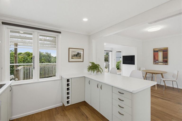 Photo of property in 16 Allen Road, Raumati Beach, Paraparaumu, 5032