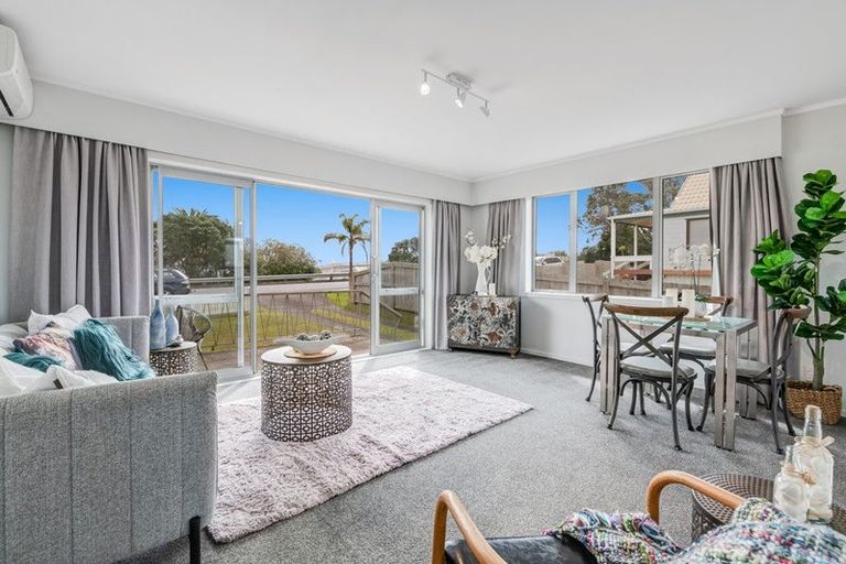 Photo of property in 1/941 Whangaparaoa Road, Manly, Whangaparaoa, 0930