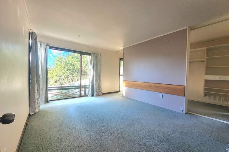 Photo of property in 37 Sunset Road, Totara Vale, Auckland, 0632