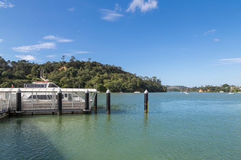 Photo of property in 54 Rangihina Road, Hobsonville, Auckland, 0616