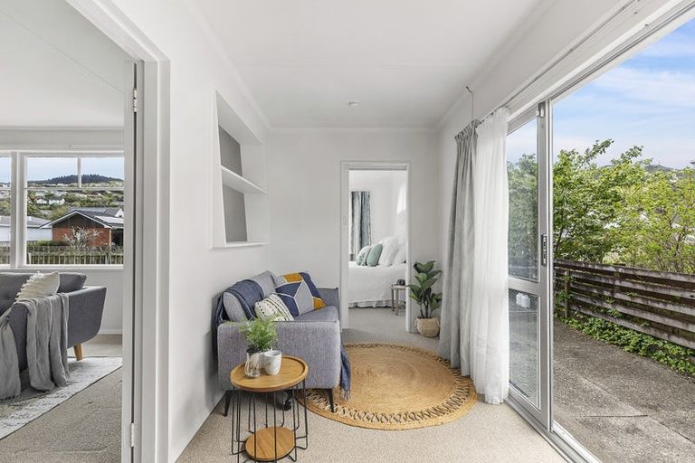 Photo of property in 10 Findlay Street, Tawa, Wellington, 5028