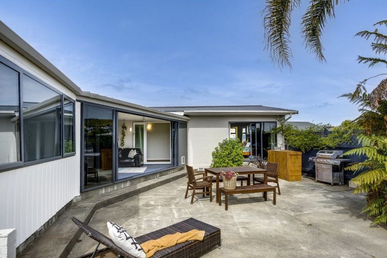Photo of property in 13 Howard Road, Taradale, Napier, 4112