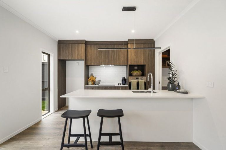 Photo of property in 33 Bristol Freighter Road, Hobsonville, 0616