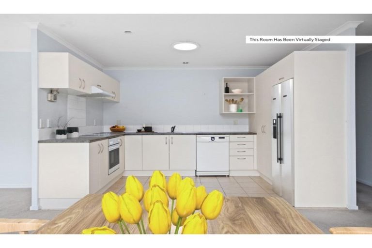 Photo of property in 2 Kathleen Reece Place, Waiuku, 2123