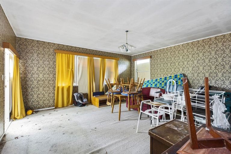 Photo of property in 1/2 Kowhai Avenue, Mangere Bridge, Auckland, 2022