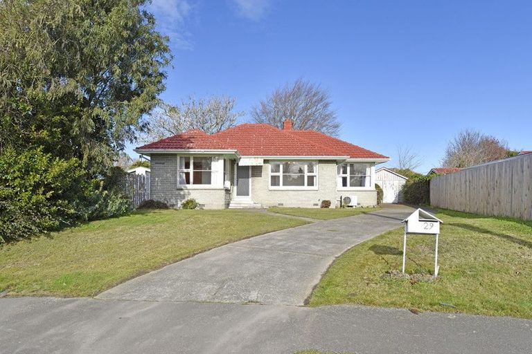 Photo of property in 29 Greendale Avenue, Avonhead, Christchurch, 8042