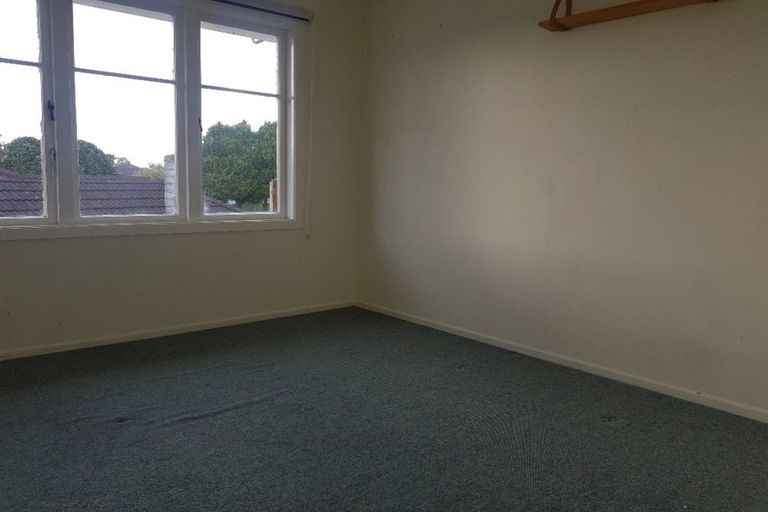 Photo of property in 42 Durham Street, Te Atatu Peninsula, Auckland, 0610