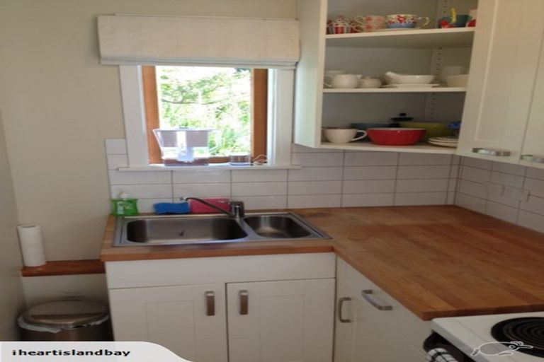 Photo of property in 2 Severn Street, Island Bay, Wellington, 6023