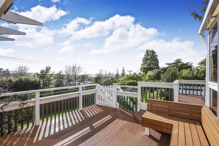 Photo of property in 79 Colwill Road, Massey, Auckland, 0614