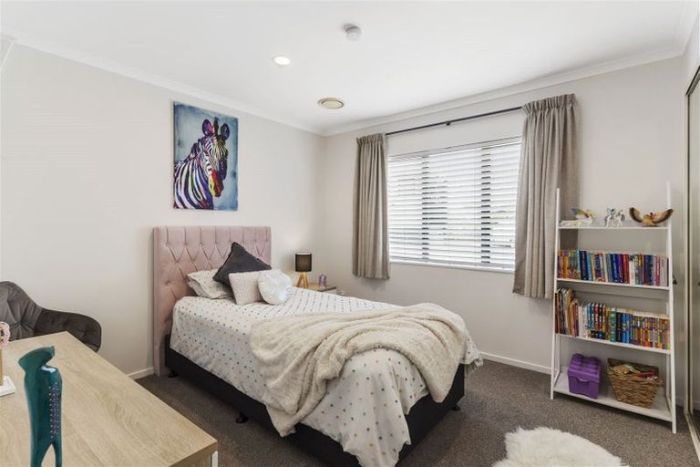 Photo of property in 10a De Thiery Place, Pakuranga Heights, Auckland, 2010