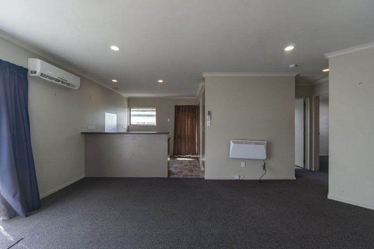 Photo of property in 7 Saint Lukes Place, Bader, Hamilton, 3206