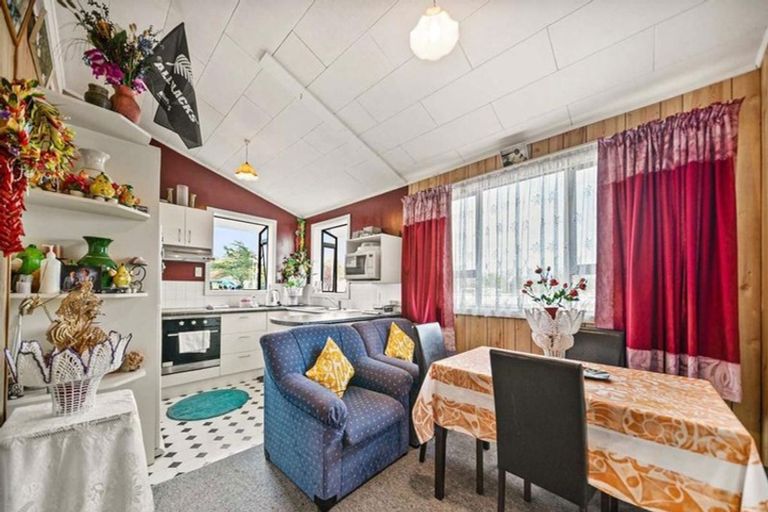 Photo of property in 22 Watchfield Close, Mangere, Auckland, 2022