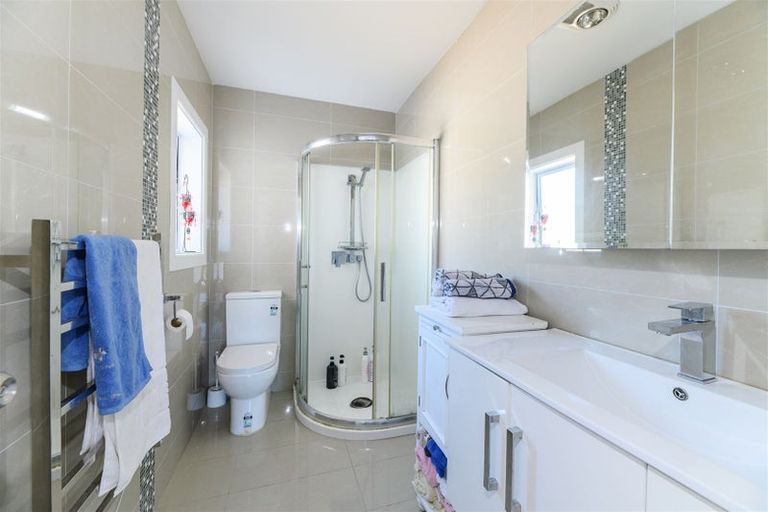 Photo of property in 486 Te Atatu Road, Te Atatu Peninsula, Auckland, 0610