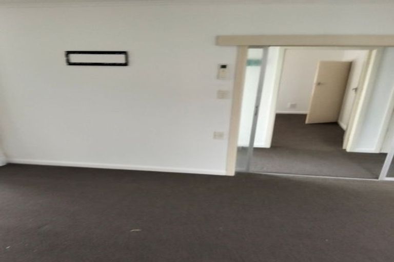 Photo of property in 1/450 Great South Road, Opaheke, Papakura, 2113