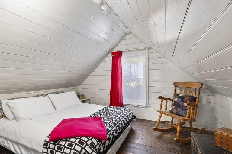 Photo of property in 77 Holloway Road, Aro Valley, Wellington, 6021