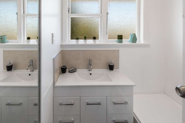 Photo of property in 17 Dorset Street, Levin, 5510