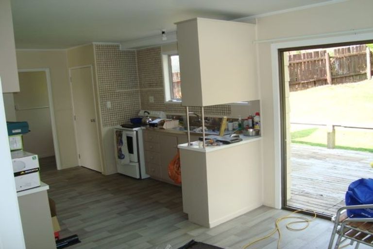 Photo of property in 52 Hartley Terrace, Massey, Auckland, 0614