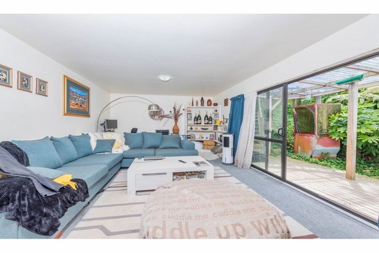 Photo of property in 13 Mceldowney Road, Titirangi, Auckland, 0604