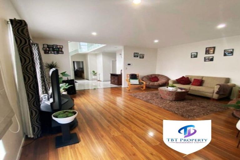 Photo of property in 1 Cranford Drive, Flat Bush, Auckland, 2019