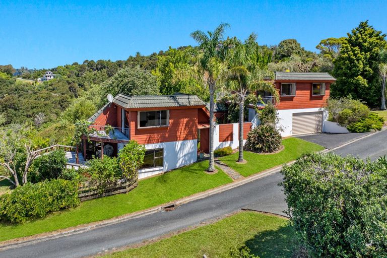 Photo of property in 14 Kotare Place, Sandspit, Warkworth, 0982