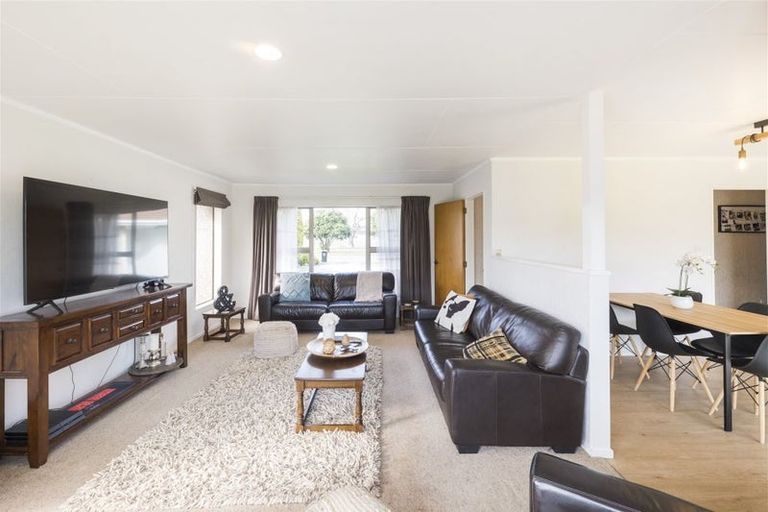 Photo of property in 50 John F Kennedy Drive, Milson, Palmerston North, 4414