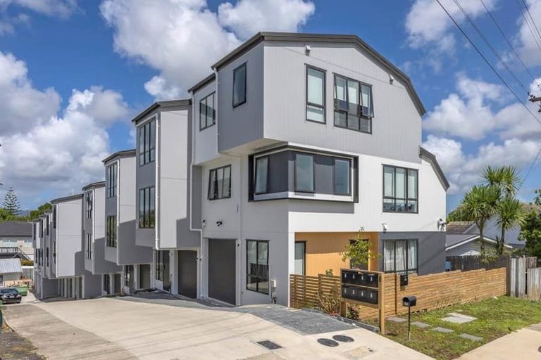 Photo of property in 8/8 Sheehan Road, Te Atatu South, Auckland, 0610